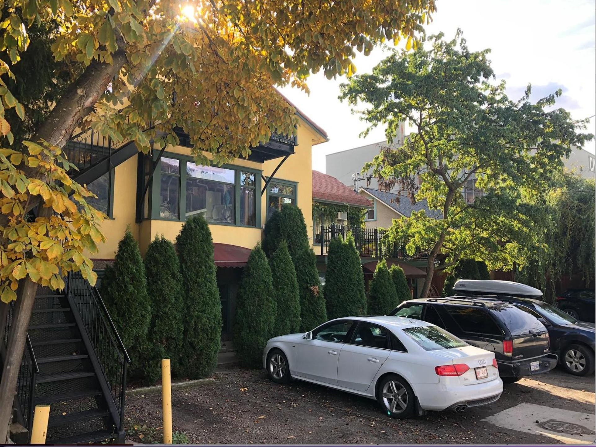 Wheelchair Accessible 2 Bedroom Downtown Urban Comfort- Pet-friendly, Apartment Nelson