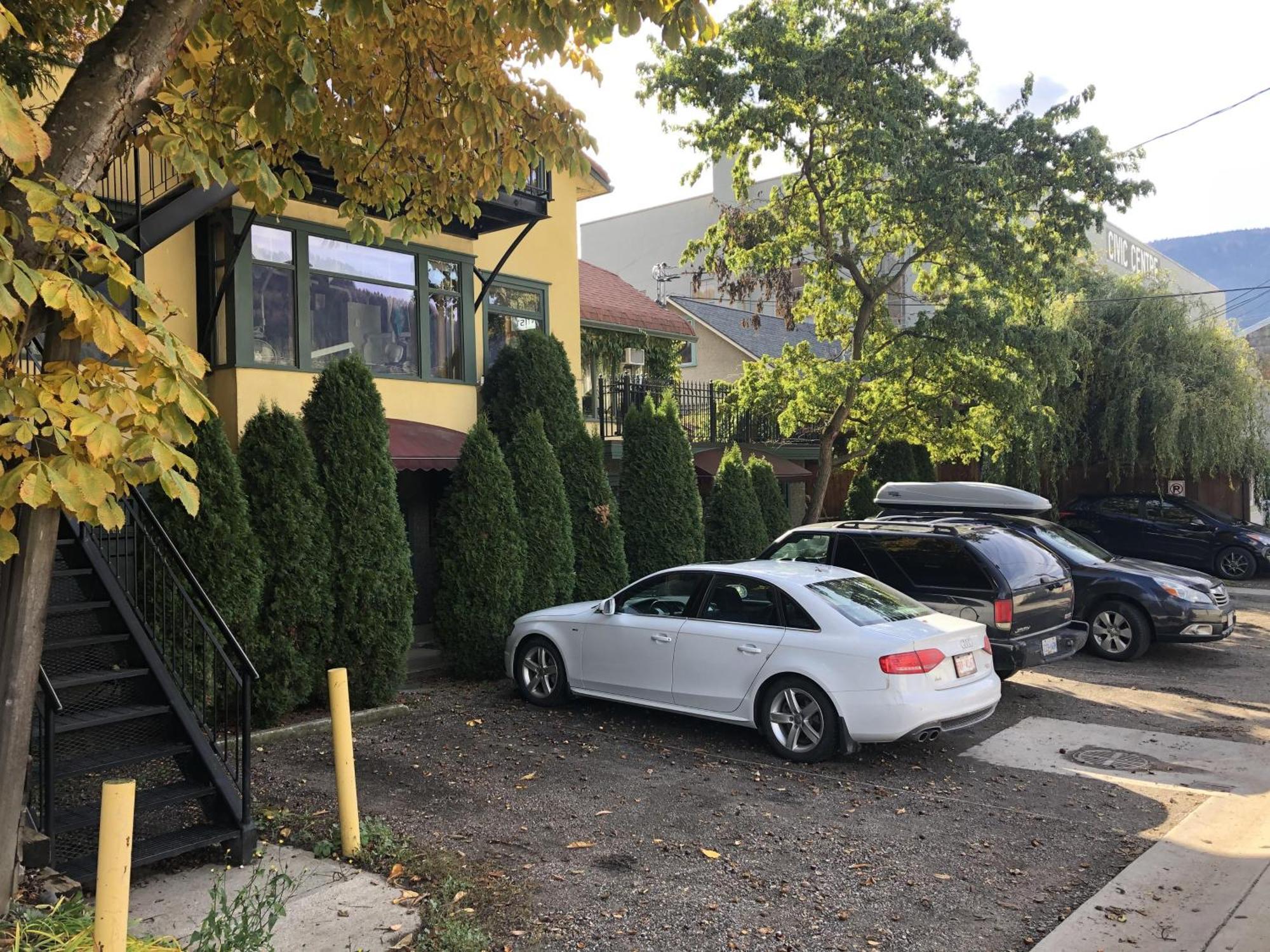 Wheelchair Accessible 2 Bedroom Downtown Urban Comfort- Pet-friendly, Apartment Nelson