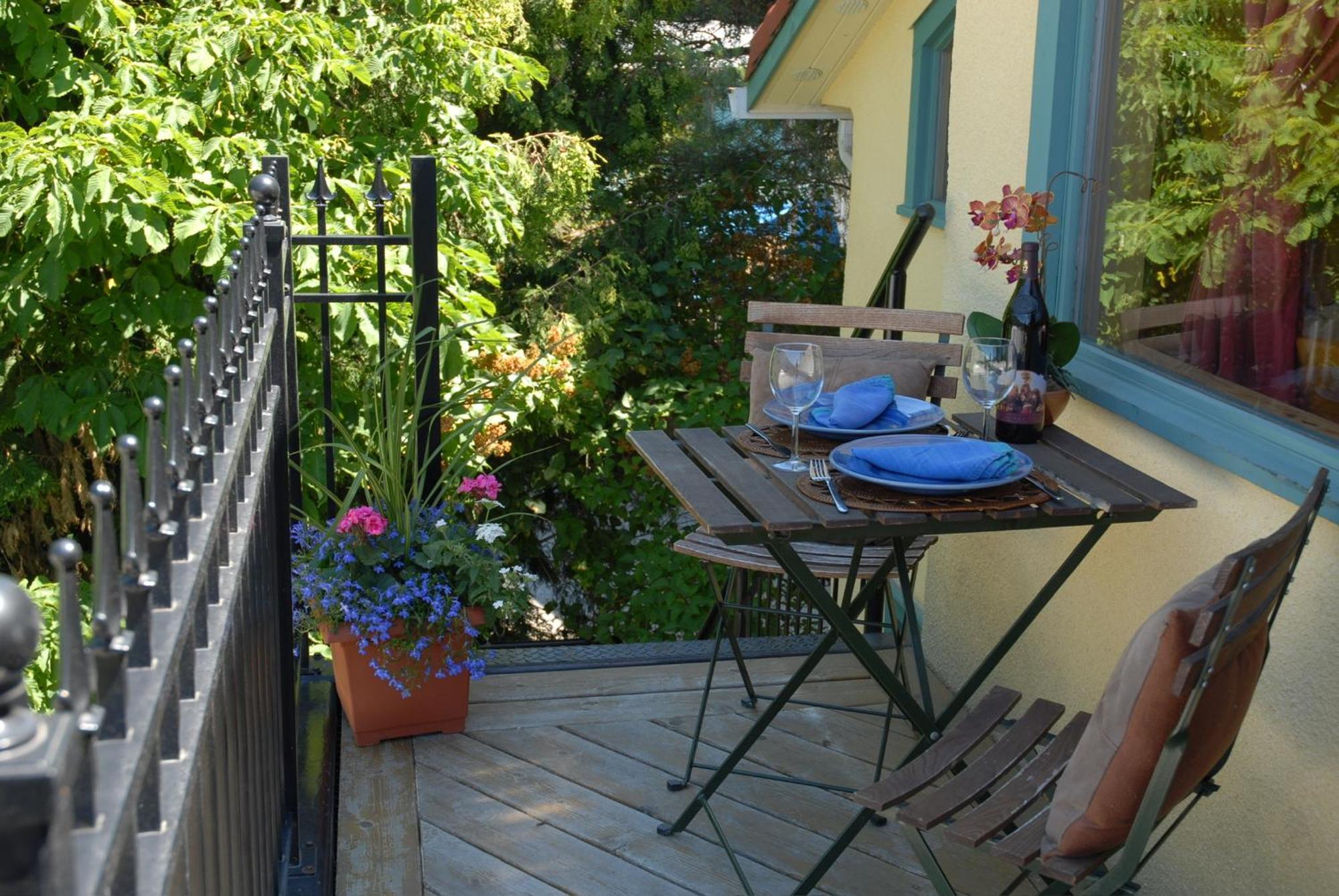 Wheelchair Accessible 2 Bedroom Downtown Urban Comfort- Pet-friendly, Nelson
