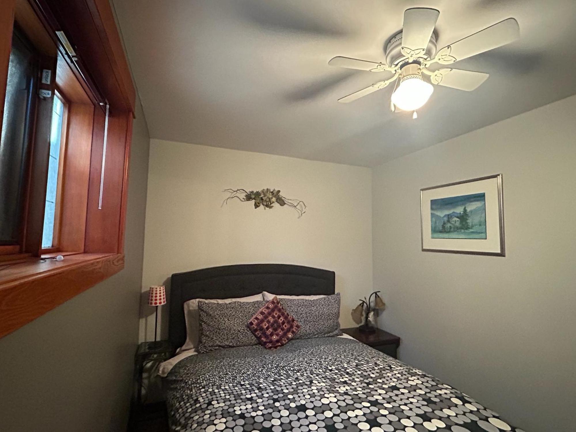 Wheelchair Accessible 2 Bedroom Downtown Urban Comfort- Pet-friendly, * Nelson